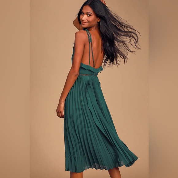 NWT Lulu's Emerald Green Tie Strap Pleated Midi Dress - Picture 2 of 3